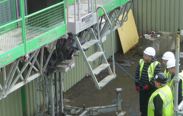 mast climbing platform